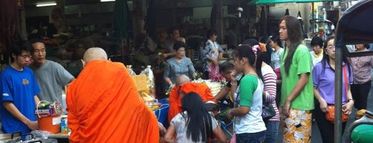 Wat Khaek Market is one of Enjoy eating ;).