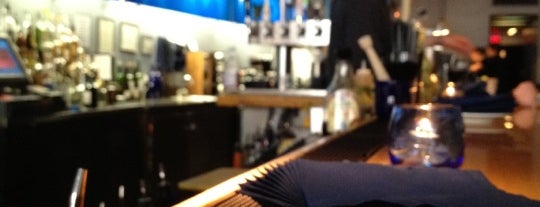 Blue Light Grill & Raw Bar is one of Lieux sauvegardés par Alex.