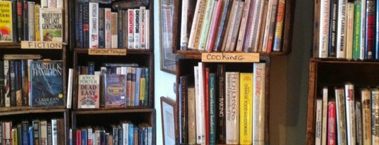 Toad Hall Bookstore is one of Posti che sono piaciuti a Shelley.