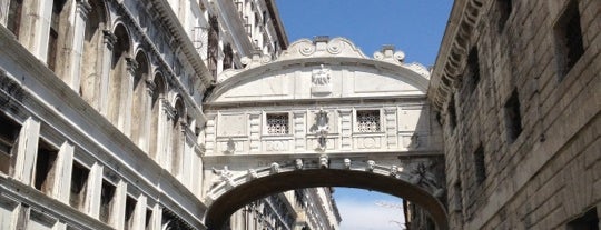 Ponte dei Sospiri is one of The Bucket List.
