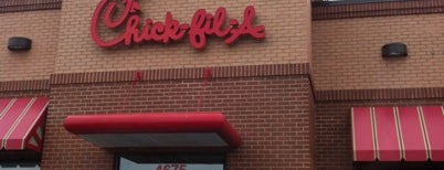 Chick-fil-A is one of Lugares favoritos de Mark.