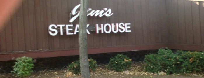 Jim's Steakhouse is one of Locais salvos de Jackie.