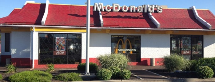 McDonald's is one of Locais curtidos por Randy.
