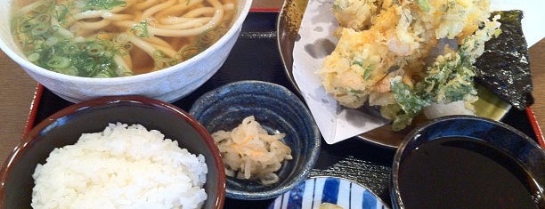そば処 松新 is one of なんば周辺のラーメンまたは麺類店.