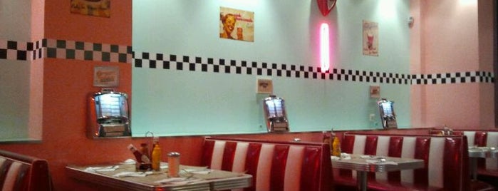 Peggy Sue's is one of hamburguesas.