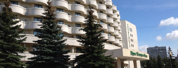 Iris Congress Hotel is one of "Клуб Скидок": отели, тур.агентства (г. Москва).