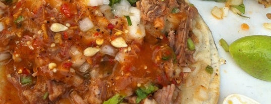 Tacos Moy is one of Tempat yang Disukai Guillermo Ricardo.
