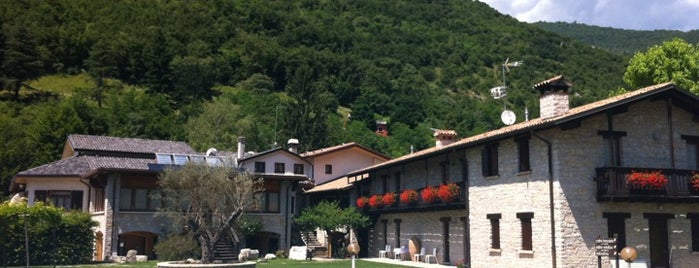 Ai Cadelach Giulia Hotel Revine Lago is one of Tempat yang Disimpan Ozan.