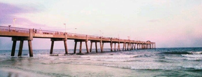 Okaloosa Island Pier is one of Orte, die Hannah gefallen.