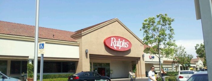 Ralphs is one of Elliaさんのお気に入りスポット.