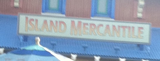 Island Mercantile is one of Orte, die Lindsaye gefallen.
