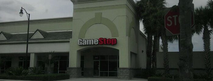 GameStop is one of Tempat yang Disukai barbee.