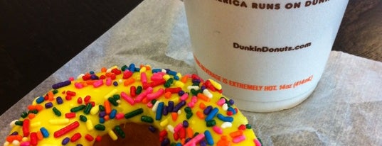 Dunkin' is one of Locais curtidos por Lashes.