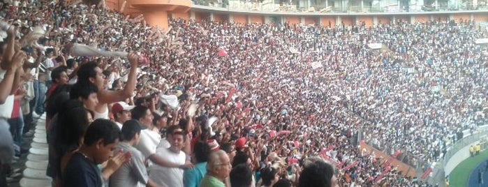 Estadio Nacional is one of Posti che sono piaciuti a Stefanie.