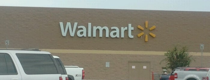 Walmart Supercenter is one of Orte, die Nikki gefallen.