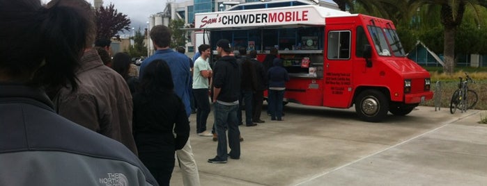 Sam's Chowdermobile is one of Nanaさんのお気に入りスポット.