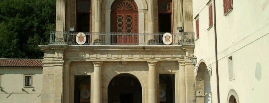 Basilica San Francesco di Paola is one of Invasioni Digitali : понравившиеся места.