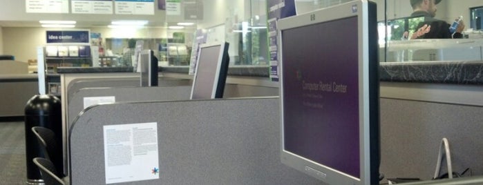 FedEx Office Print & Ship Center is one of Jimさんのお気に入りスポット.