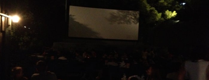 Cine Γαλάτσι - Therina Cinema is one of Orte, die Asimina gefallen.