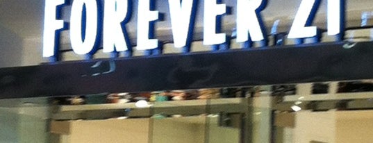 Forever 21 is one of Yaelさんのお気に入りスポット.