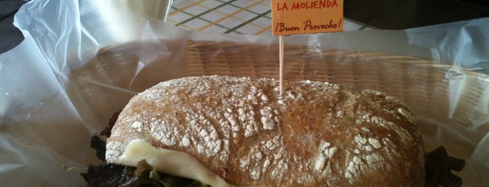 Cafe Cosecha Y Molienda is one of สถานที่ที่ Mariana ถูกใจ.
