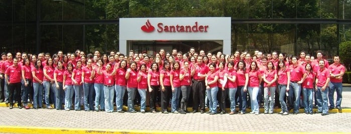 Santander Crisol is one of Lieux qui ont plu à Adriano.