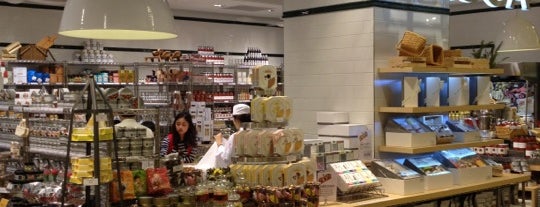 DEAN & DELUCA is one of Seoul.