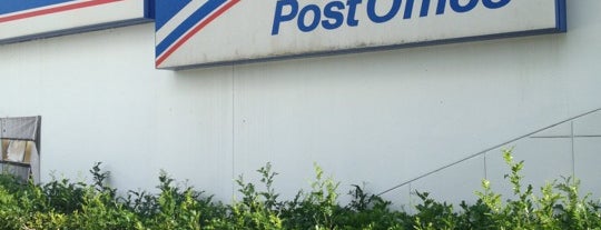US Post Office is one of Locais curtidos por Adolfo.