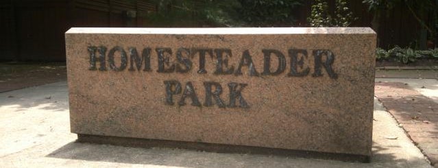 Homesteader Park is one of Orte, die Jeff gefallen.