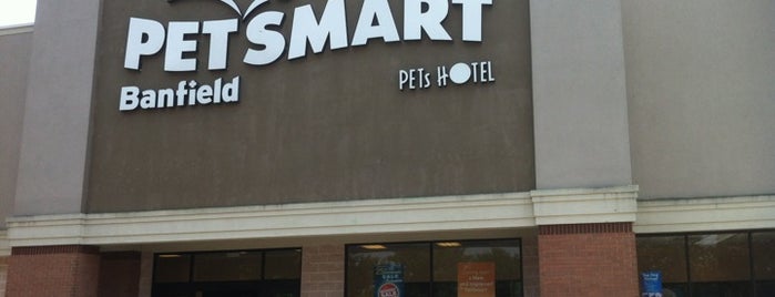 PetSmart is one of Orte, die Arthur gefallen.