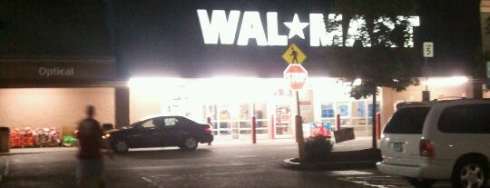 Walmart Supercenter is one of Gaby 님이 좋아한 장소.