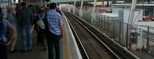 Canning Town London Underground and DLR Station is one of 런던에서 다녀온 곳.