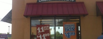 Popeyes Louisiana Kitchen is one of Posti che sono piaciuti a Lashondra.