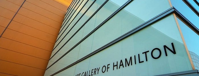 Art Gallery of Hamilton is one of Lugares favoritos de Karla.