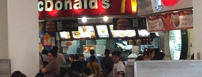 McDonald's is one of Gastronomía en Santiago de Chile.
