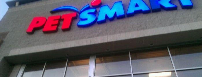 PetSmart is one of สถานที่ที่ Susan ถูกใจ.