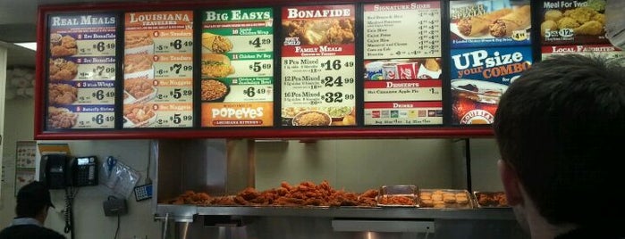 Popeyes Louisiana Kitchen is one of Scarty'ın Beğendiği Mekanlar.