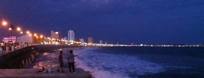 Malecón is one of Lugares favoritos de Eder.