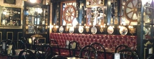 The Crown & Anchor is one of Noel : понравившиеся места.