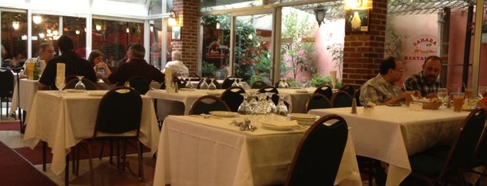Sahara Restaurant is one of สถานที่ที่ Alaaddin ถูกใจ.