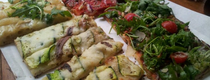 Pizza di Loretta is one of Les 400 lieux branchés de Paris : Manger.