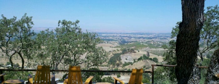 Le Cuvier Wineries is one of Paso Robles Wine Country.