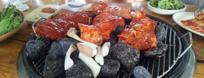 참나무 숯불 닭갈비 막국수 is one of Flavor-전국.