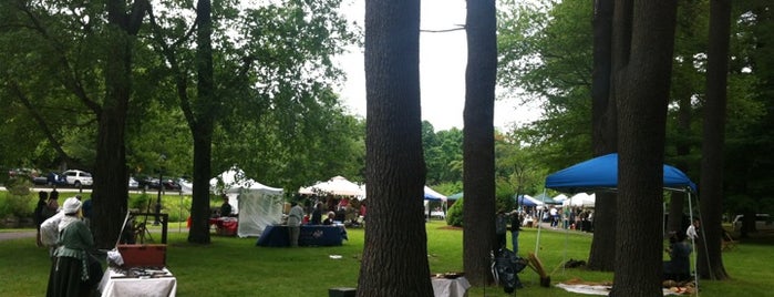 Armonk Lion's Club fol-de-rol is one of Michael'in Beğendiği Mekanlar.