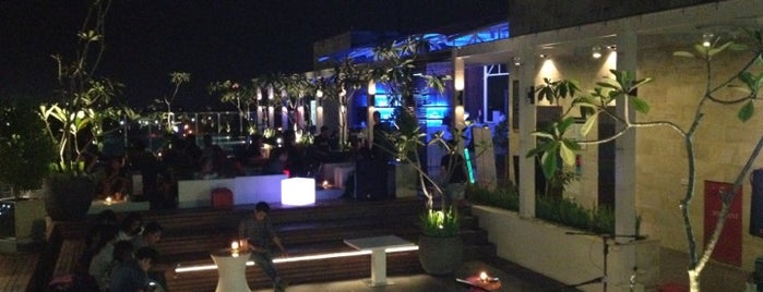 Skybar Ibis Style is one of Tempat yang Disukai Ines.