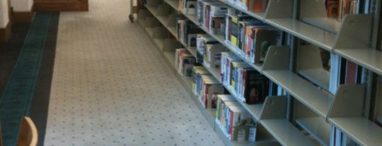 Joliet Public Library is one of BP'ın Beğendiği Mekanlar.