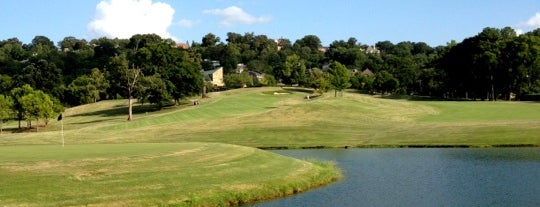 Highland Park Golf Course is one of สถานที่ที่ Sara Grace ถูกใจ.