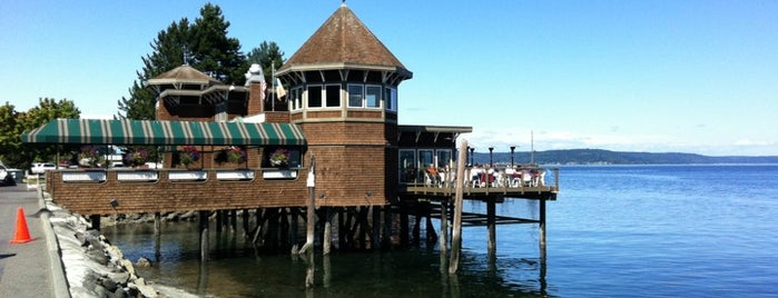 Katie Downs Waterfront Tavern is one of สถานที่ที่ Stefano ถูกใจ.