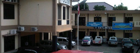 Polres Semarang Barat is one of Daily.