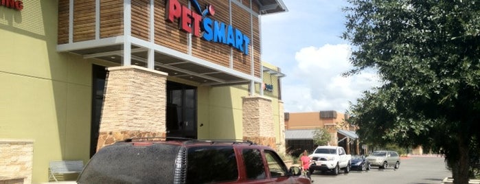 PetSmart is one of สถานที่ที่ Mark ถูกใจ.